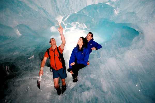 Franz Josef Glacier Guides (FJGG) has received Qualmark�s Enviro-Silver Award